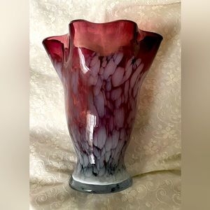 Murano style medium size Purple and splatter white Very Pretty and perfe…